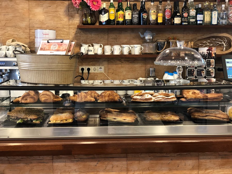 Cafeteria Minerva Cerrado del 15 de agosto hasta 31 por vacaciones