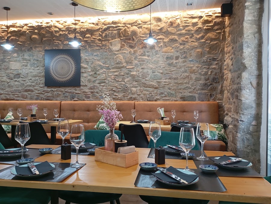 Izakaya Vic Gastro & Sushi (antic GENSÕ)