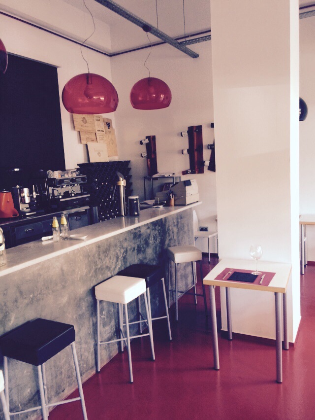 Latroupe Restaurant