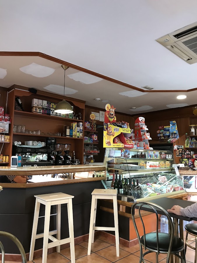 Trias-Castellet (Forn de pa i cafeteria)